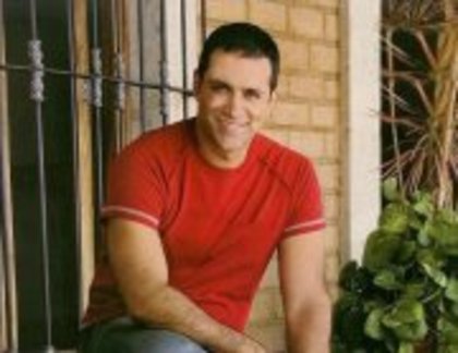 386736_194641750620351_123474987737028_429479_1285332608_a - Omar Germenos