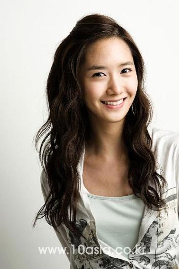 Yoona-girls-generation-snsd-so-nyeo-shi-dae-28359875-433-650 - trupe koreene