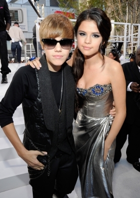 normal_Selena_Gomez_11