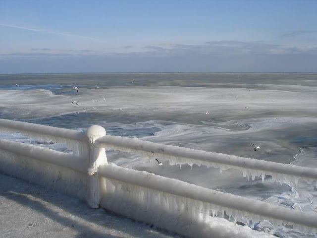 Frozen Black Sea (17)