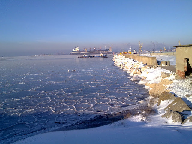 Frozen Black Sea (5)