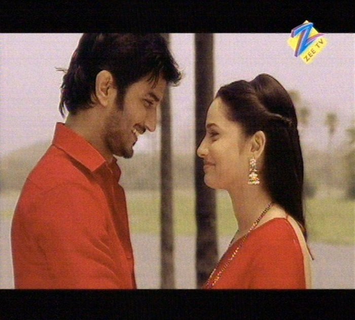 206169_199412456759189_174787245888377_605101_4350954_n - Sushant and Ankita prince and princess in red