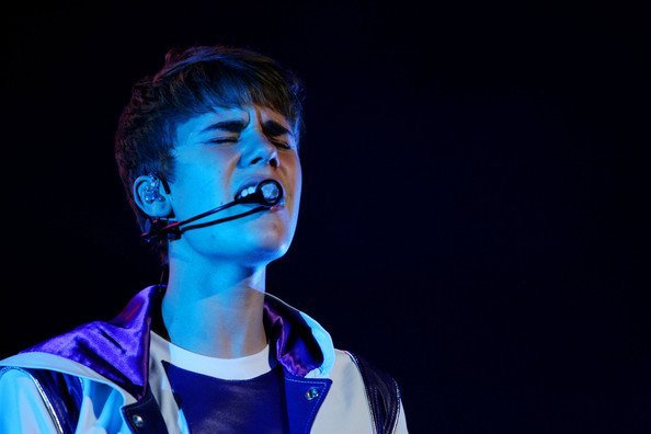 316311_259693660739135_173798515995317_688136_991787608_n - Justin Bieber Live in Brazil