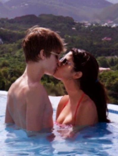 [ii fac mai perversi decat sunt :]] apoi fac prostioare in apa =]]=]] ]