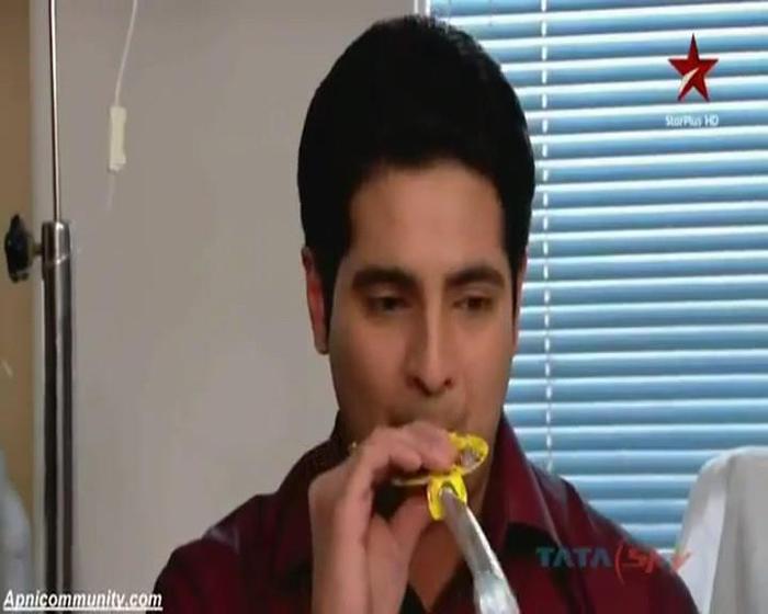 404785_284091538319726_200307900031424_820234_1295358721_n - Naksh Celebration In The Hospital