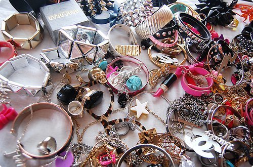 283825_216928418352937_179722245406888_608894_231445_n_large