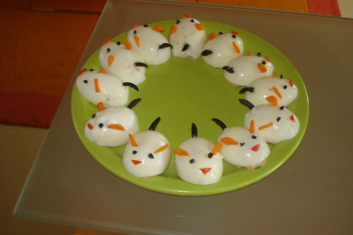 SA VINA REPEDE O PISICA:))