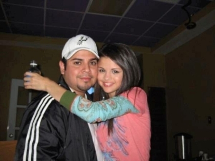 normal_6a00e54f0ece68883400e553dcab608833-800wi - Selena and her Father