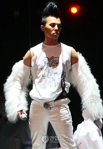 20100309165906954 - G-Dragon