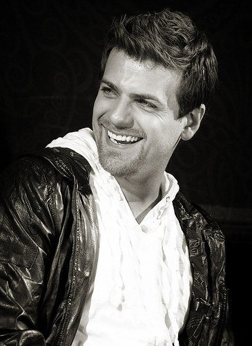 253906_106813989417291_100002660718953_42075_6192602_n