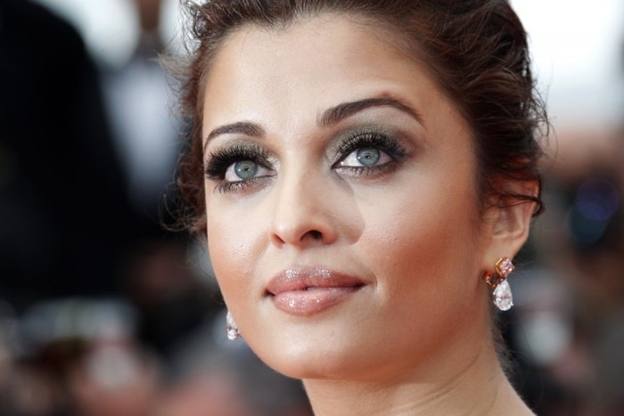 191350-bollywood-actress-aishwarya-rai-bachchan-arrives-for-the-opening-cerem - Actrite din India