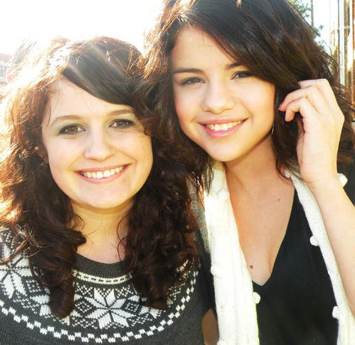 normal_001 - Selena With Fans In Dallas