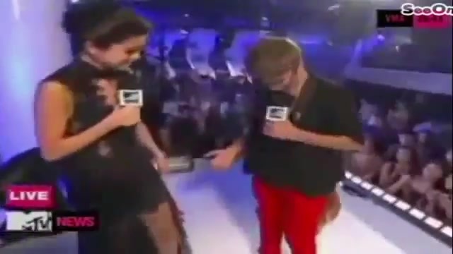 Selena Gomez Interviews Justin Bieber at MTV VMAs 2011 109