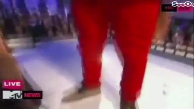 Selena Gomez Interviews Justin Bieber at MTV VMAs 2011 153