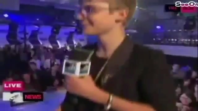 Selena Gomez Interviews Justin Bieber at MTV VMAs 2011 164