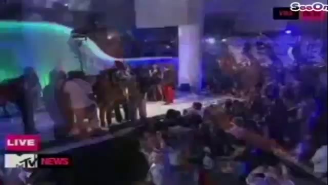 Selena Gomez Interviews Justin Bieber at MTV VMAs 2011 214