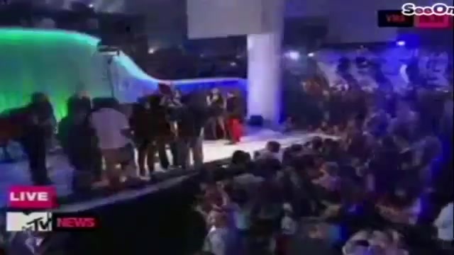 Selena Gomez Interviews Justin Bieber at MTV VMAs 2011 219