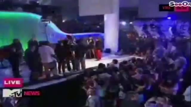Selena Gomez Interviews Justin Bieber at MTV VMAs 2011 220