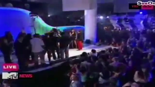 Selena Gomez Interviews Justin Bieber at MTV VMAs 2011 226