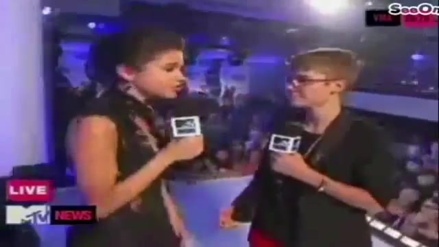 Selena Gomez Interviews Justin Bieber at MTV VMAs 2011 317 - Selena Gomez Interviews Justin Bieber at MTV VMAs 2011