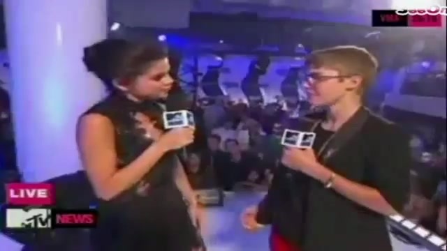 Selena Gomez Interviews Justin Bieber at MTV VMAs 2011 350
