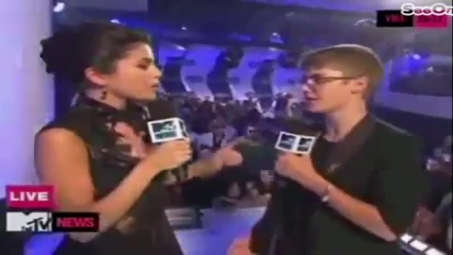 Selena Gomez Interviews Justin Bieber at MTV VMAs 2011 381