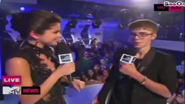 Selena Gomez Interviews Justin Bieber at MTV VMAs 2011 403