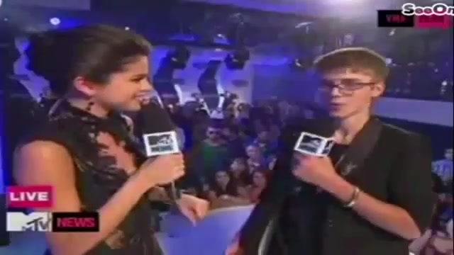 Selena Gomez Interviews Justin Bieber at MTV VMAs 2011 404