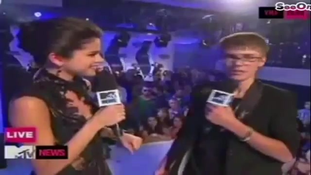Selena Gomez Interviews Justin Bieber at MTV VMAs 2011 405