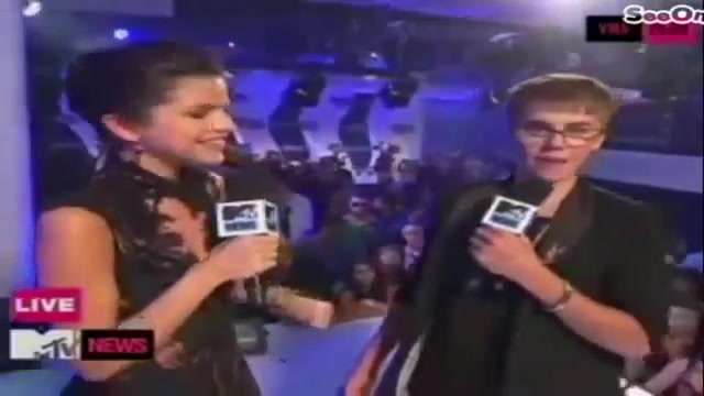 Selena Gomez Interviews Justin Bieber at MTV VMAs 2011 412