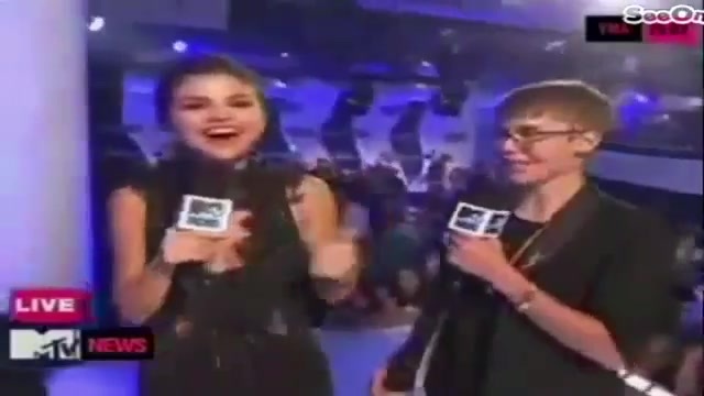 Selena Gomez Interviews Justin Bieber at MTV VMAs 2011 418 - Selena Gomez Interviews Justin Bieber at MTV VMAs 2011