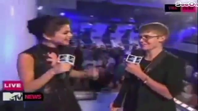 Selena Gomez Interviews Justin Bieber at MTV VMAs 2011 423
