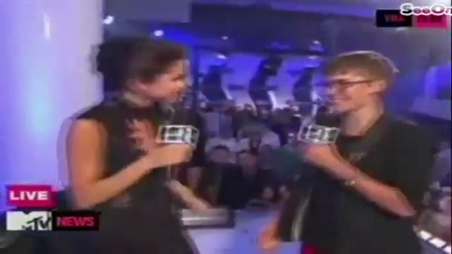 Selena Gomez Interviews Justin Bieber at MTV VMAs 2011 427