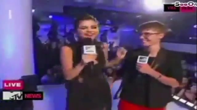 Selena Gomez Interviews Justin Bieber at MTV VMAs 2011 463