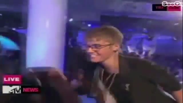 Selena Gomez Interviews Justin Bieber at MTV VMAs 2011 496