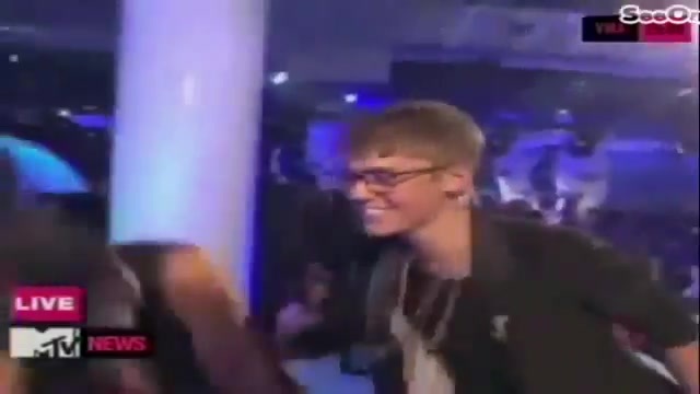 Selena Gomez Interviews Justin Bieber at MTV VMAs 2011 497