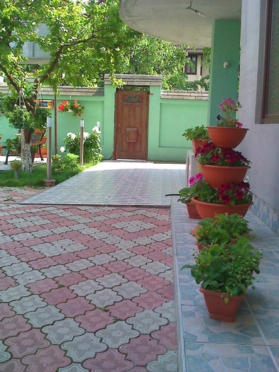 moto_0703; Curtea Resedintei Dragan
