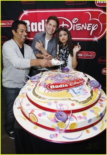 normal_004 - 29 03 Celebrates Radio Disney-s 15th Birthday