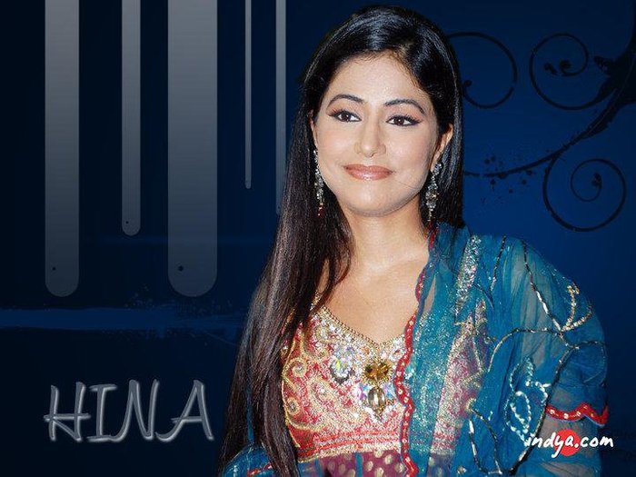 250021_175721655817586_100001392595271_462165_5072186_n - Hina Khan
