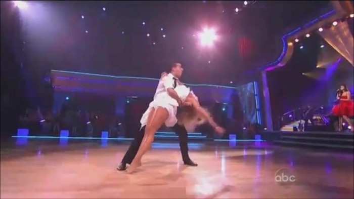 WS live-dancing 184 - Selena Gomez live Who Says and dancing