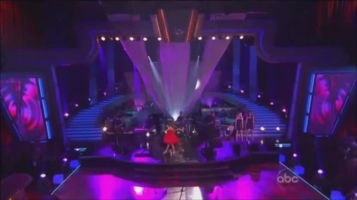 WS live-dancing 192 - Selena Gomez live Who Says and dancing