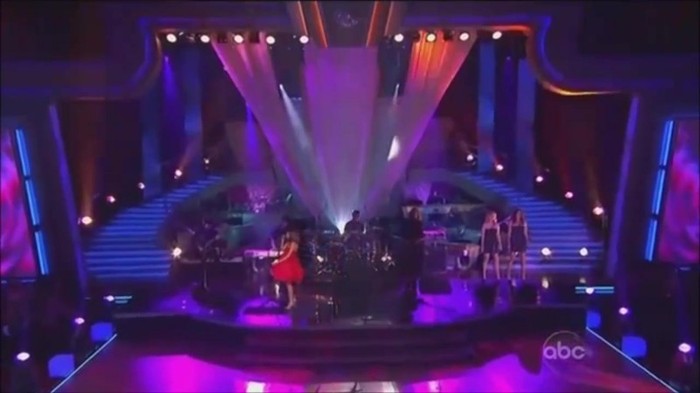 WS live-dancing 196