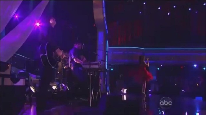 WS live-dancing 238 - Selena Gomez live Who Says and dancing