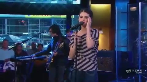 Aywr on GMA 087 - Selena Gomez - A Year Without Rain Good Morning America