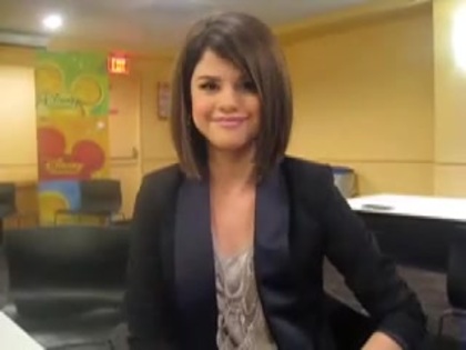 iAdvice 405 - Selena Gomez - Advice to Teen Girls