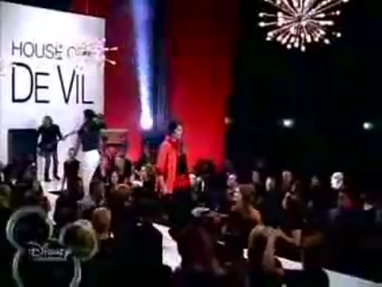 SG ~ CDV 050 - Selena Gomez - Cruella De Vil Music video