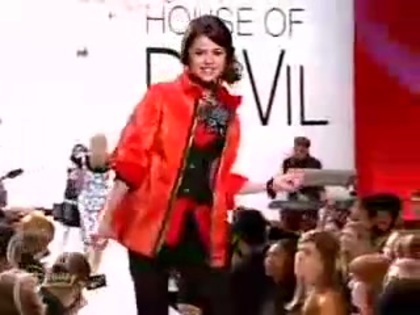 SG ~ CDV 285 - Selena Gomez - Cruella De Vil Music video