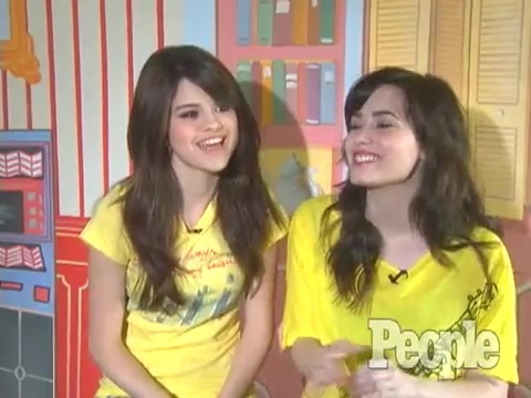 BFF 254 - Selena Gomez and Demi Lovato put each other to the BFF test