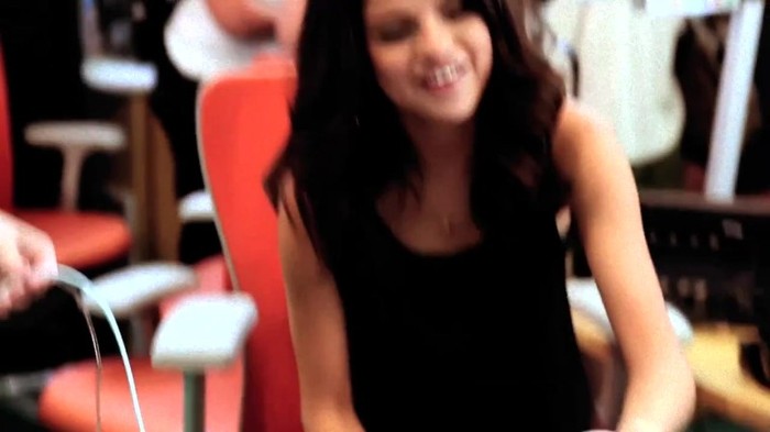 000 173 - Selena Gomez We Own The Night The Voice