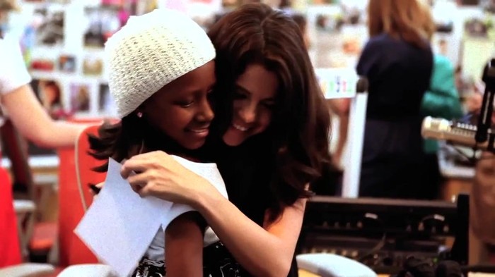 000 259 - Selena Gomez We Own The Night The Voice
